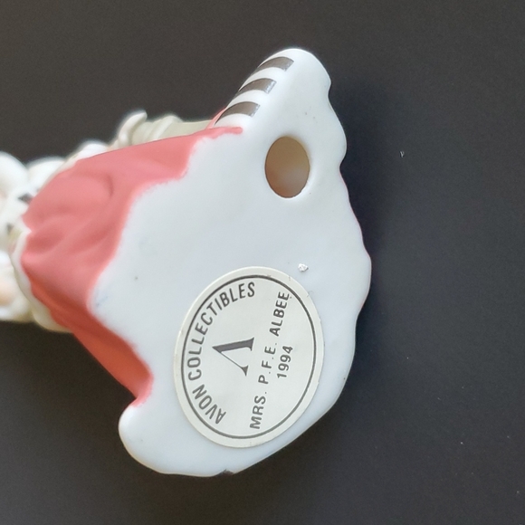 Avon Porcelain Mrs P.F.E Albee 1994 Damage - Picture 8 of 8
